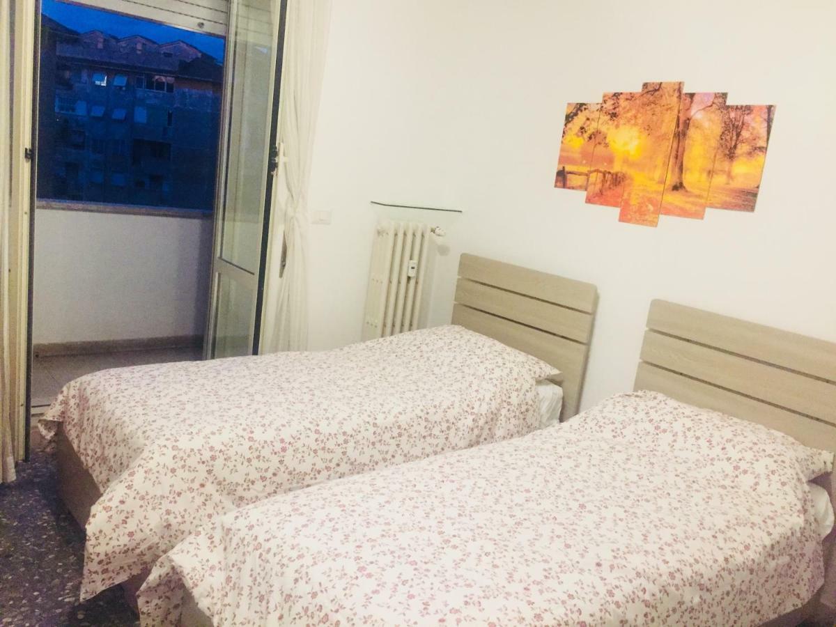Female Dormitory For Only Female Bed & Breakfast Rome Exterior photo